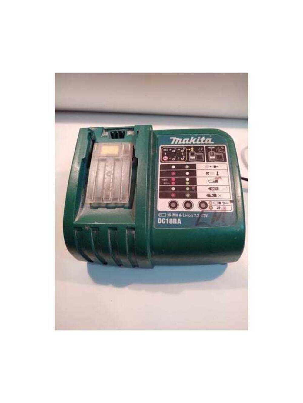Makita DC 18RA Fast Charger
